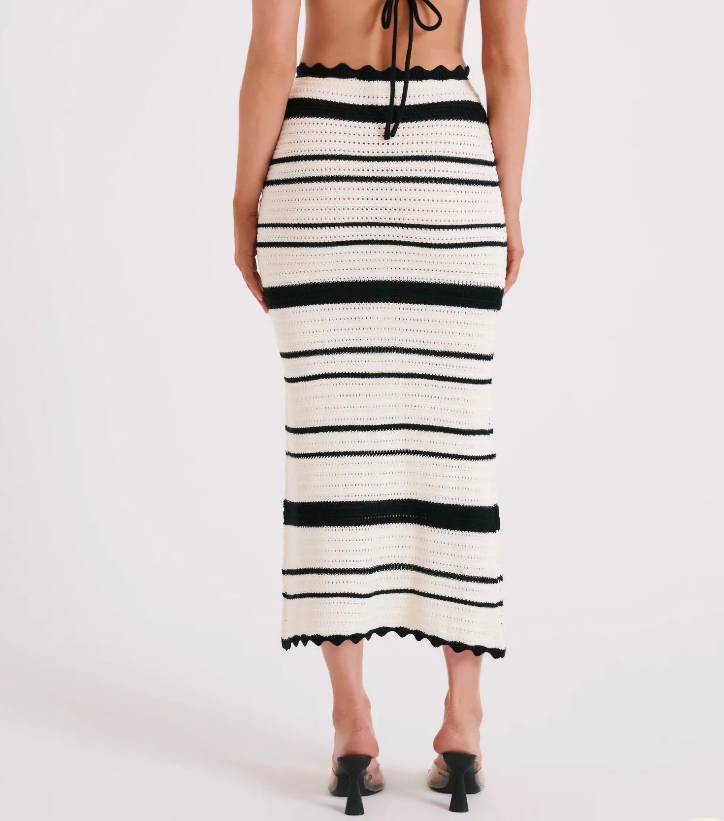 MESHKI Jadia
Contrast Crochet Fishtail Maxi Skirt - Black/White